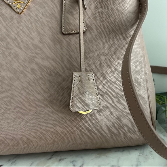 🤎 Prada Saffiano Lux Leather Small tote bag - Picture 3 of 15